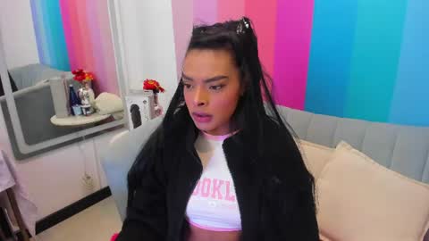 emmaebony_ online show from 07/25/26, 10:24