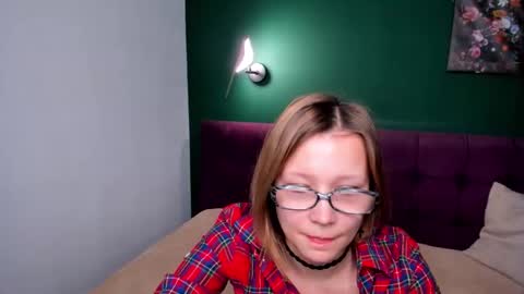 Emma 3 online show from 03/07/26, 02:08