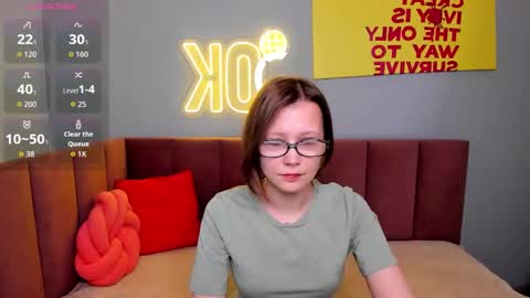 Emma 3 online show from 03/19/26, 01:42