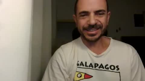 Snapshot of emmagold123 chatting on 12/12/24, 04:26 Ariel online show from 12/12/24, 04:26