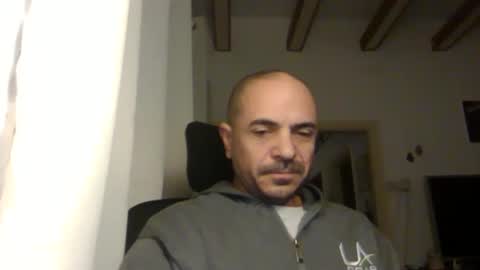 Snapshot of emmagold123 chatting on 12/30/24, 04:20 Ariel online show from 12/30/24, 04:20