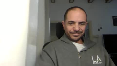 Snapshot of emmagold123 chatting on 01/08/25, 05:37 Ariel online show from 01/08/25, 05:37