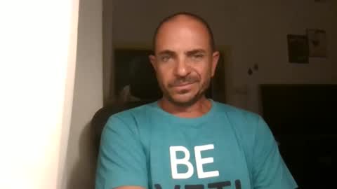 Snapshot of emmagold123 chatting on 10/19/25, 09:04 Ariel online show from 10/19/25, 09:04