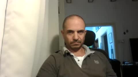 Ariel online show from 12/15/25, 03:38