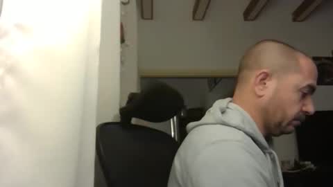 Ariel online show from 02/03/26, 03:26