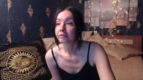 EmmaGoldX online show from 10/25/25, 08:25