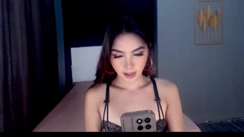 Emma online show from 06/01/26, 03:08