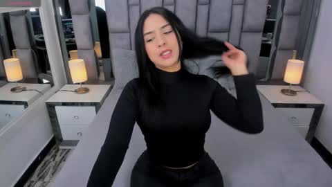 EMMA HILL online show from 10/05/25, 12:47