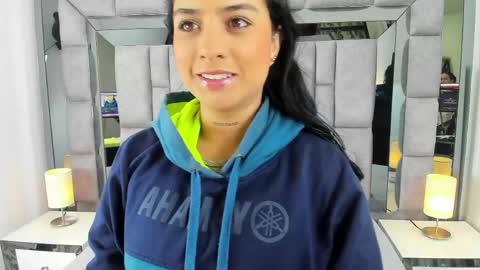 EMMA HILL online show from 05/25/26, 11:05