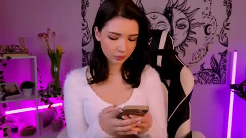 Snapshot of emmakeam_ chatting on 03/11/25, 04:54 Emma online show from 03/11/25, 04:54