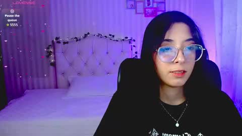 Snapshot of emmalove_doll chatting on 02/24/26, 01:36 Emmas Room online show from 02/24/26, 01:36