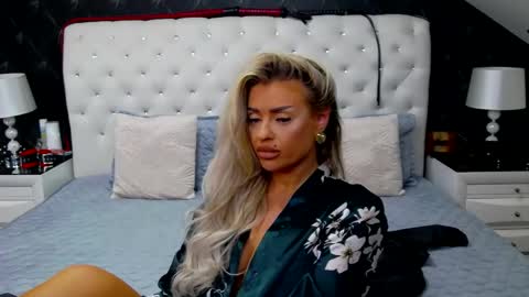 Emma Mavis online show from 05/14/26, 10:00