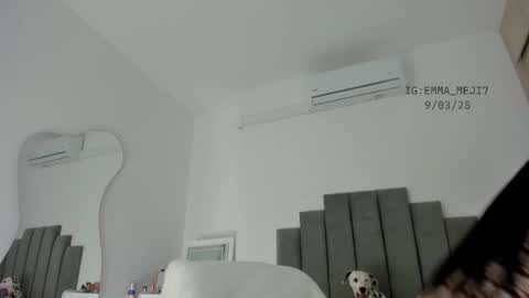 Snapshot of emmamejia7 chatting on 03/10/25, 01:54 online show from 03/10/25, 01:54