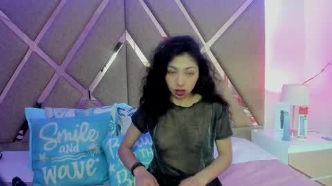 Snapshot of emmaskinny_ chatting on 10/06/25, 02:03 Emma online show from 10/06/25, 02:03