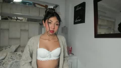 Emma online show from 03/05/26, 06:42