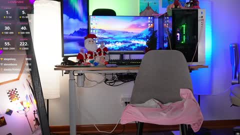 Snapshot of emmasky69 chatting on 12/06/24, 04:14 Emma Sky online show from 12/06/24, 04:14