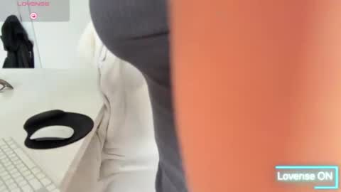 Emma Skyee online show from 09/26/25, 01:26