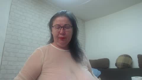 emmasquirt69 online show from 02/15/26, 08:16