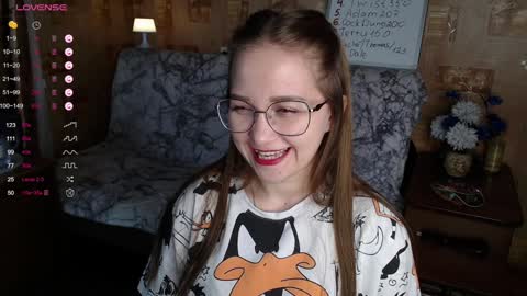 Snapshot of emmatiny chatting on 12/06/24, 12:16 Mia online show from 12/06/24, 12:16