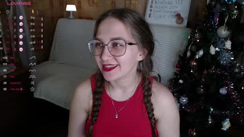 Snapshot of emmatiny chatting on 12/21/24, 04:14 Mia online show from 12/21/24, 04:14