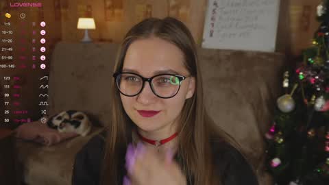 Snapshot of emmatiny chatting on 01/11/25, 02:04 Mia online show from 01/11/25, 02:04