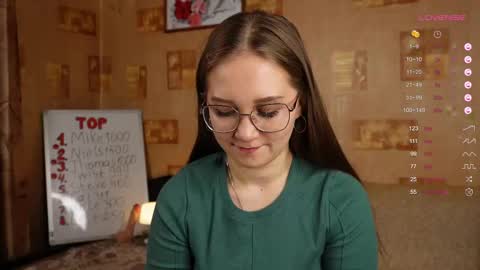 Snapshot of emmatiny chatting on 03/01/25, 01:51 Mia online show from 03/01/25, 01:51