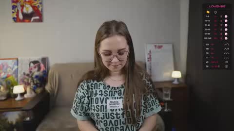 Snapshot of emmatiny chatting on 10/25/25, 03:03 Mia online show from 10/25/25, 03:03