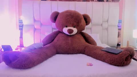 emmawardwell online show from 04/13/26, 03:56