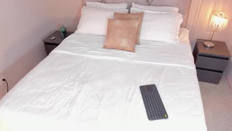 Snapshot of emmawiilliams chatting on 11/14/25, 07:34 EMMAWILIAMS online show from 11/14/25, 07:34