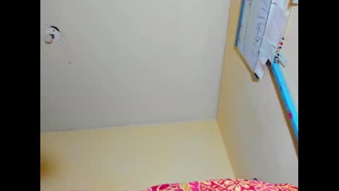 hi im emmalina welcome to your happy place online show from 01/12/25, 06:59