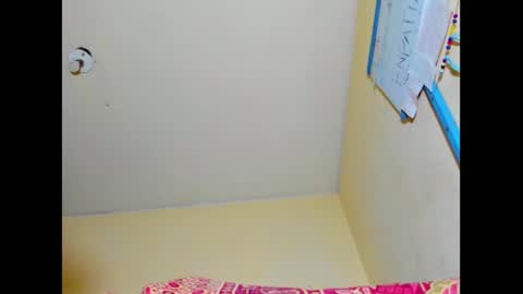 hi im emmalina welcome to your happy place online show from 02/25/25, 04:53