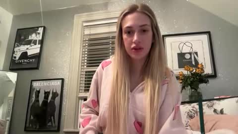 emmbella online show from 03/22/26, 01:20