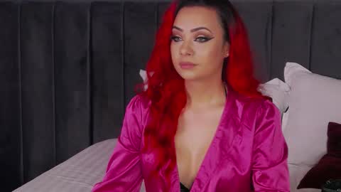 Snapshot of emmelyn_ chatting on 11/03/25, 05:09 Emm online show from 11/03/25, 05:09