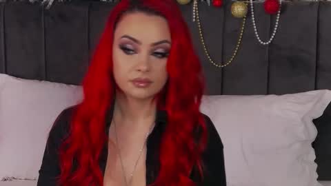 Snapshot of emmelyn_ chatting on 01/06/26, 05:44 Emm online show from 01/06/26, 05:44