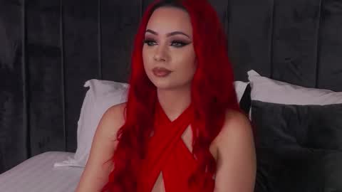 Snapshot of emmelyn_ chatting on 02/11/26, 04:39 Emm online show from 02/11/26, 04:39