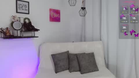 Snapshot of emmi_cam chatting on 07/06/26, 01:08 Emmi Cam online show from 07/06/26, 01:08