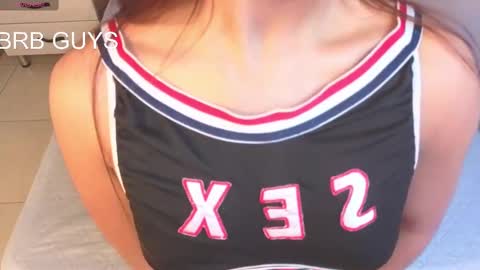 emmi_collins online show from 10/06/25, 07:33