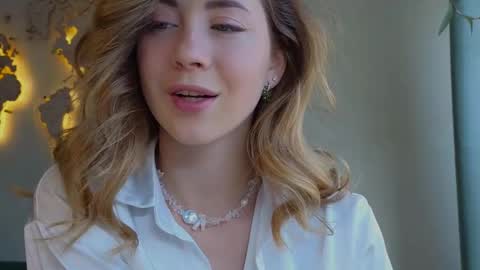 Miss Emmi online show from 02/20/25, 09:33