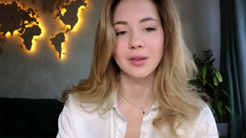 Miss Emmi online show from 03/22/26, 08:51