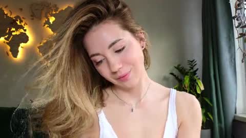 Miss Emmi online show from 03/23/26, 07:34