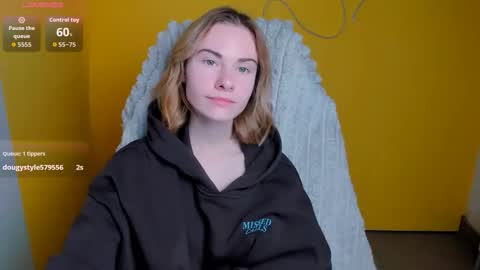 Emmi online show from 02/11/26, 07:02