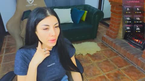 Mia online show from 10/17/25, 06:43