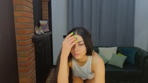 Mia online show from 11/08/25, 08:07