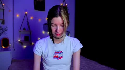 Snapshot of emmie_everly chatting on 10/18/25, 07:14 emmie_everly online show from 10/18/25, 07:14