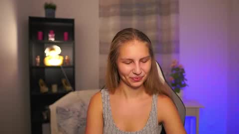 Emmie online show from 12/18/25, 02:34