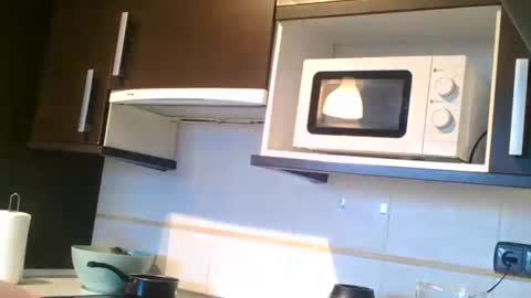 emmie online show from 12/22/25, 08:11