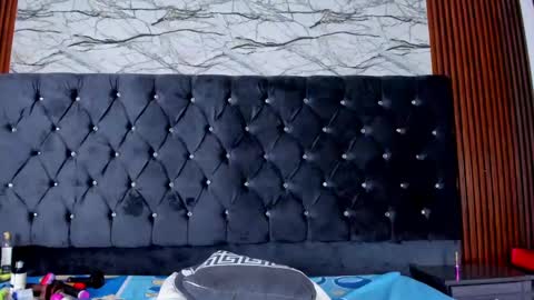 Emely online show from 12/17/24, 07:07