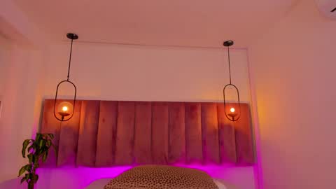 Emmiily online show from 04/07/26, 07:47