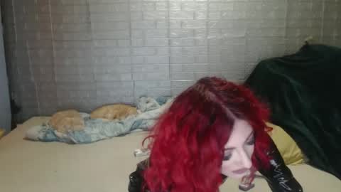 Emmily000 online show from 11/04/25, 02:38