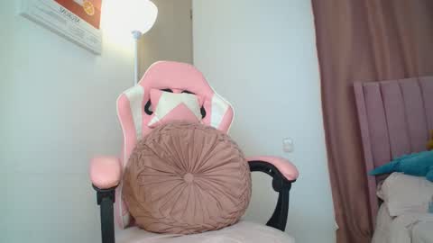 emmily online show from 02/25/26, 05:22